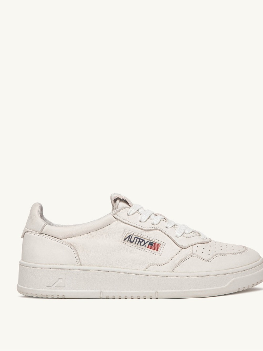 Autry
Men's Medalist Low Top Sneakers . Color: GOAT WHITE. Size: 10